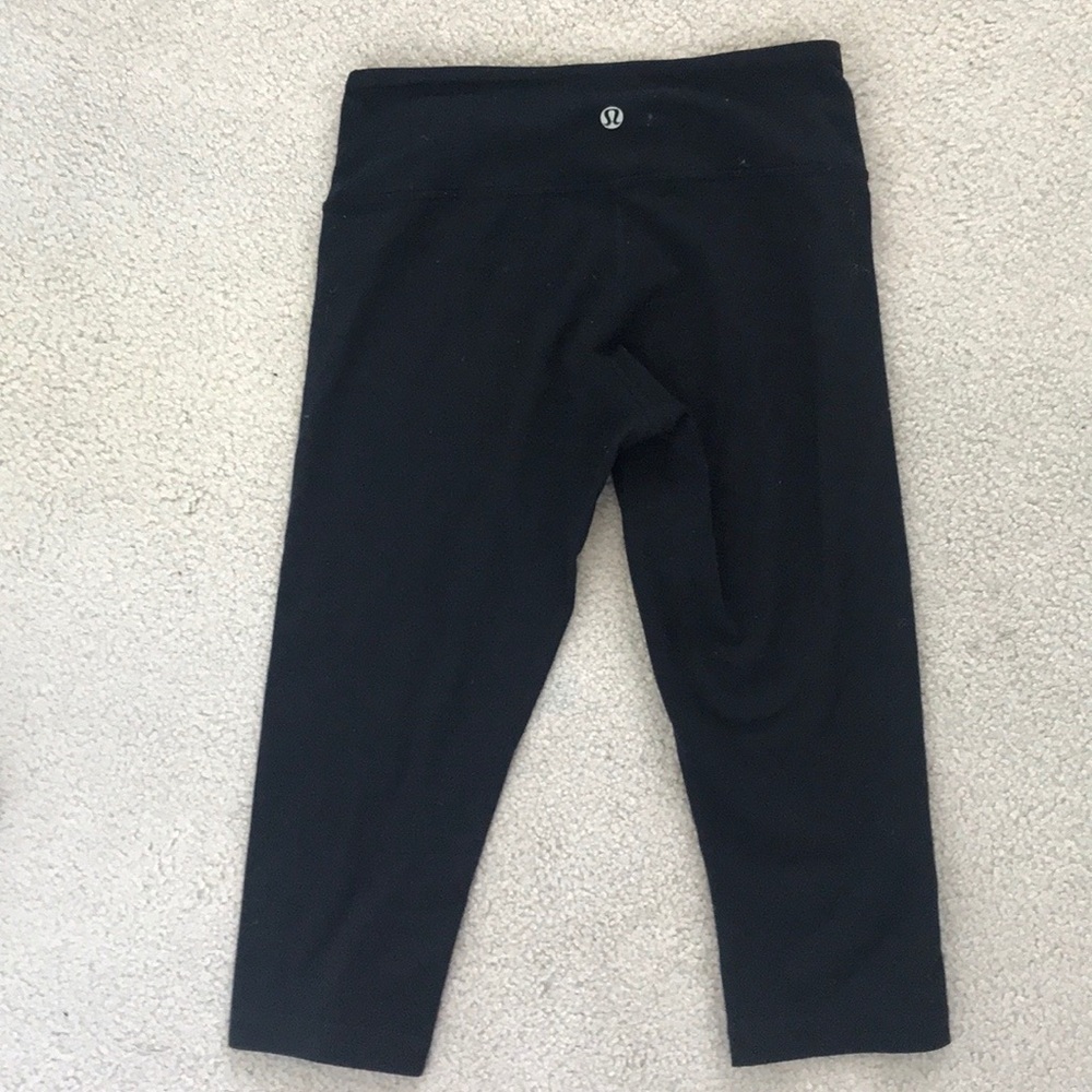 Black Capri Lululemon Leggings